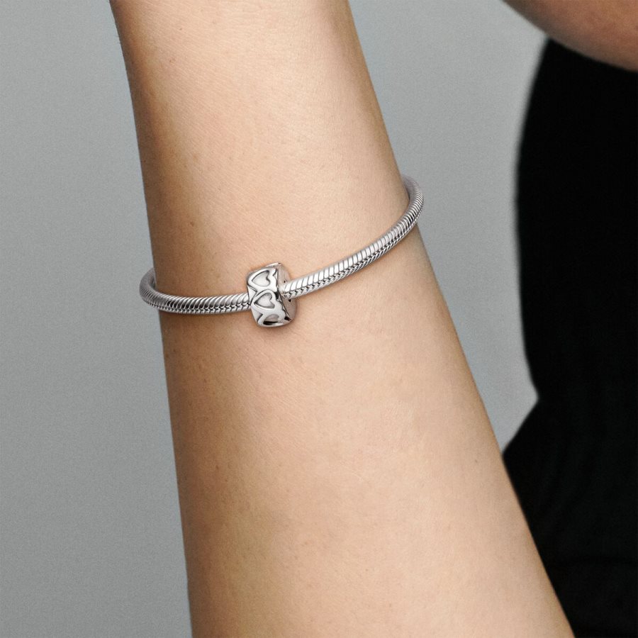 Pandora Band of Hearts Clip Charm Gümüş | 743-RLEXIY