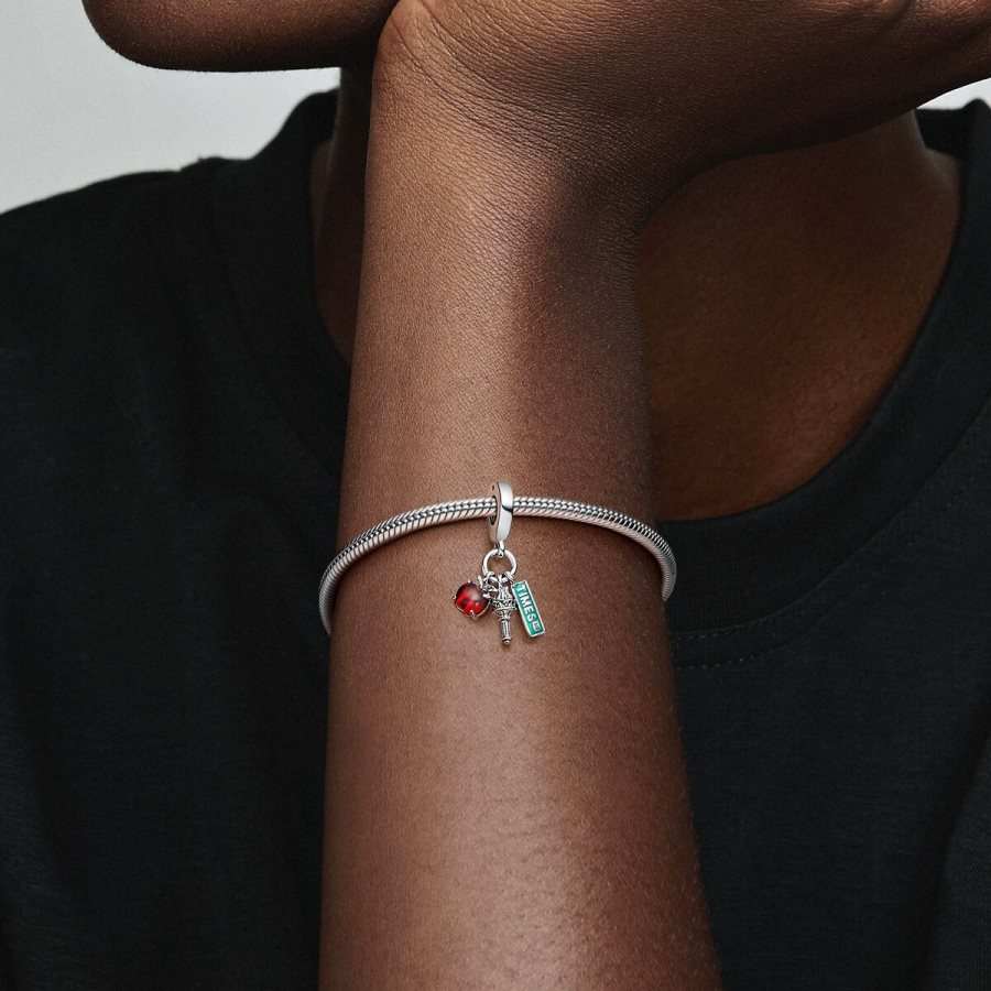 Pandora NYC Apple, Torch and Street Sign Triple Dangle Charm Gümüş | 605-JSDBOG