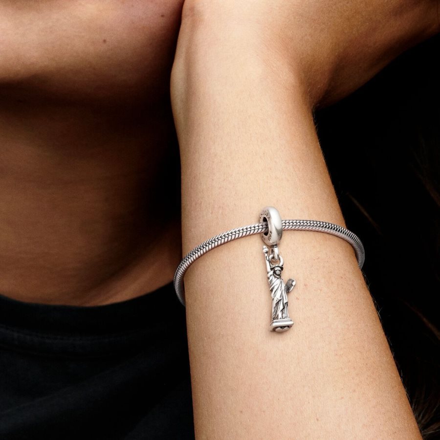 Pandora New York Statue of Liberty Dangle Charm Gümüş | 612-IOLGZS