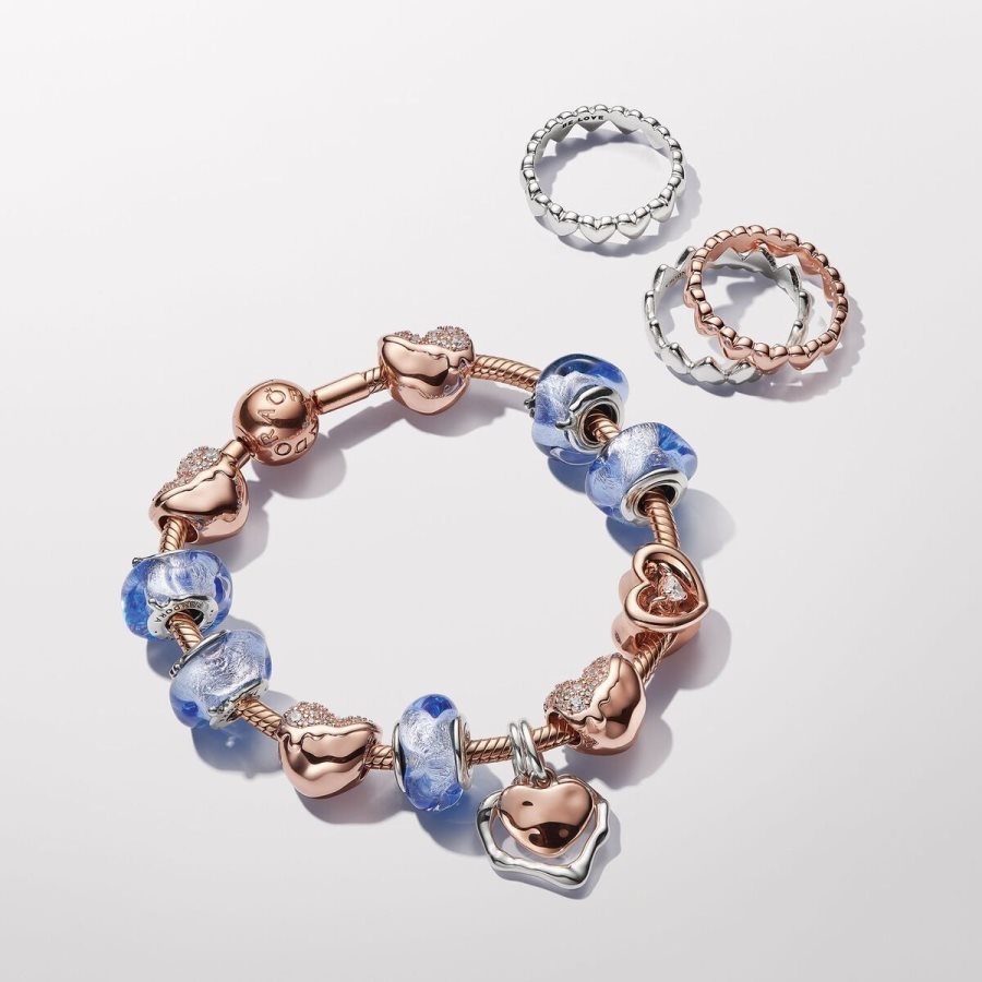 Pandora Row of Hearts Ring Pembe Altın | 750-BTUMYQ
