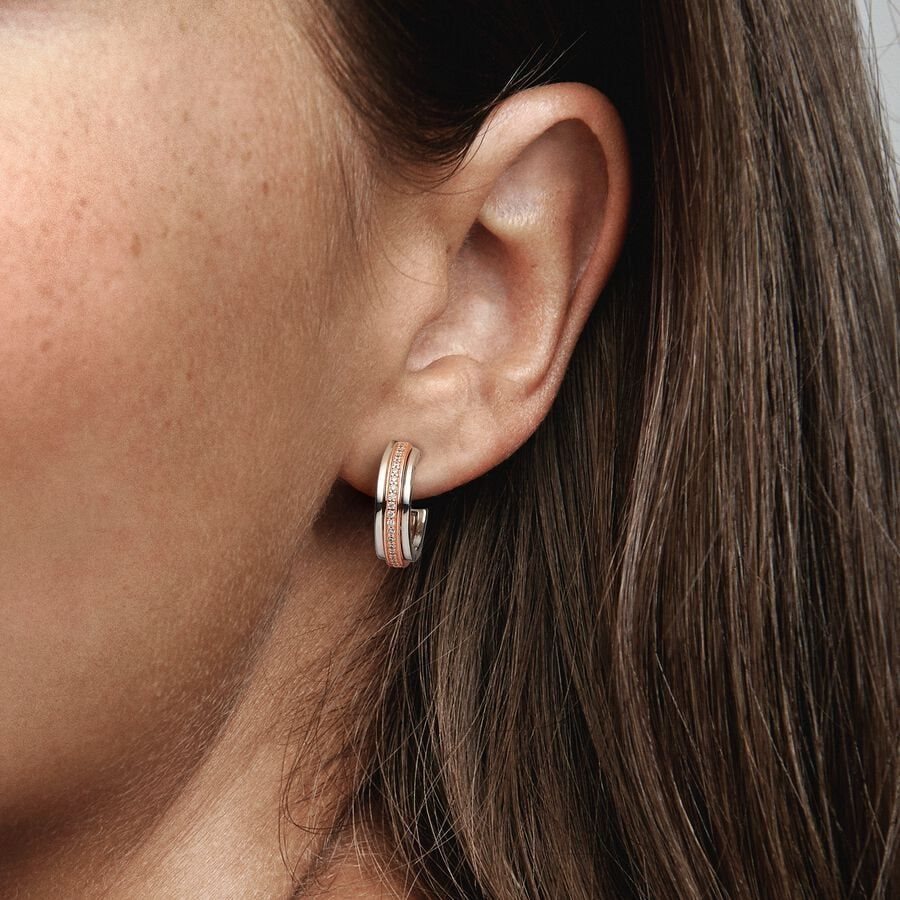 Pandora Signature Two tone Logo & Pave Hoop Earrings Renkli | 250-RWVEPX